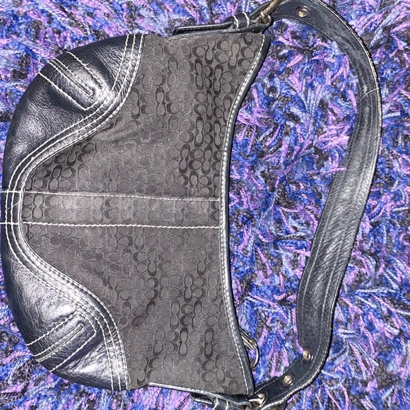 🚨Coach Small Handbag 🚨 - Picture 3 of 3